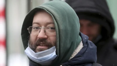 Суд в Москве заочно арестовал журналиста "Новой газеты. Европа" Илью Азара