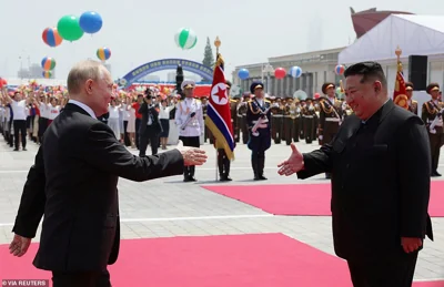 Russia's President Vladimir Putin and North Korea's leader Kim Jong Un attend an official welcoming ceremony at Kim Il Sung Square in Pyongyang, North Korea June 19, 2024