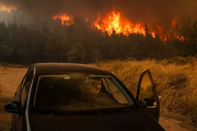 Destructive fires near Athens: 'Why are the authorities letting this tragedy happen again?'