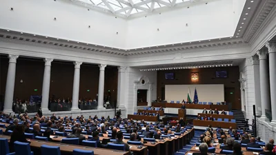 Президент и парламент Болгарии не могут решить, как продавать НПЗ в Бургасе