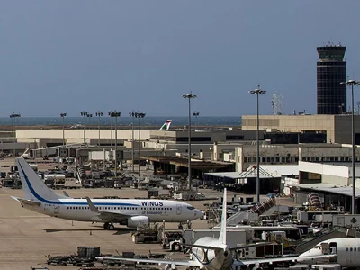 Sunday Telegraph: "Хизбалла" хранит ракеты на складах в аэропорту Бейрута