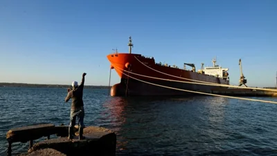 США пропустили российский нефтяной танкер к Кубе