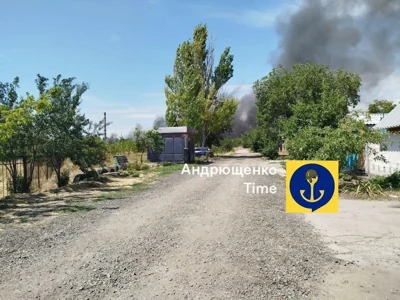 В Мариуполе вспыхнул масштабный пожар в районе новой военной базы РФ