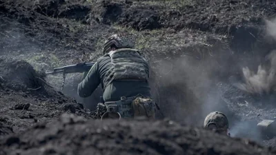 Зеленський заявляє про продовження штурмів росіян на окремих ділянках фронту