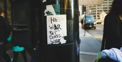 NO WAR
