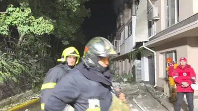 Во время ракетной атаки в Одессе была повреждена трехэтажка и более 10 частных домов