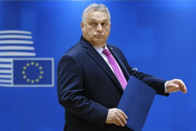 Орбан, експрем'єр Чехії та лідер ультраправих Австрії започаткували групу правих у Європарламенті