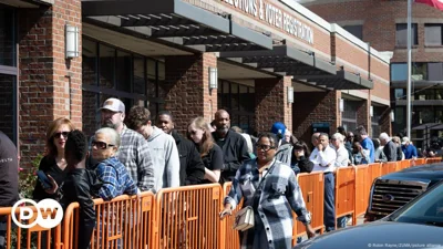 US election: Record numbers cast early ballots in Georgia