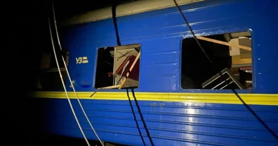 россияне атаковали железную дорогу в Харьковской области: пострадала проводница, поврежден транспорт