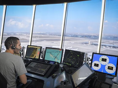 Управление аэропортов Израиля рекомендовало пассажирам быть на связи с авиакомпаниями
