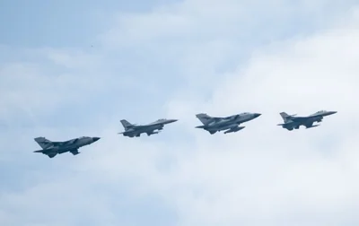 Украина сможет использовать ограниченное количество F-16 в этом году - СМИ