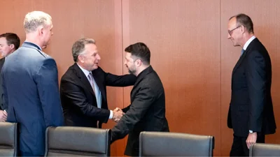 Что Украина и США обсуждали в Берлине. Компромисс по «мирному плану» до сих пор не найден: американская сторона требует, чтобы Киев уступил Донбасс, Зеленский это отвергает