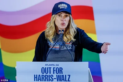 Julia Roberts is in a campaign ad for Kamala Harris designed to appeal to women