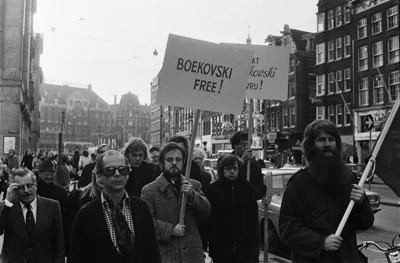 Демонстрация с требованием освободить из тюрьмы Владимира Буковского. Амстердам, Нидерланды, 4 января 1975 года. Фото: Bert Verhoeff (ANEFO). GaHetNa (Nationaal Archief NL) 927−6745, CC0, commons.wikimedia.org