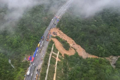48 человек погибли в Китае после обрушения шоссе
