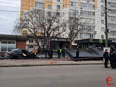 На зупинці громадського транспорту в Хмельницькому загинули люди (ФОТО)