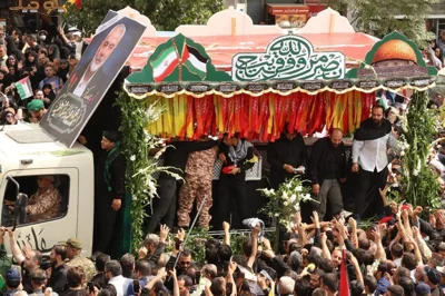 MASS MOURNING Iranians surround the truck carrying the coffin of Hamas’ political leader Ismail Haniyeh during his funeral procession in Iran’s capital Tehran on Aug. 1, 2024. AFP PHOTO