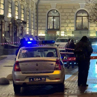 В центре Москвы на Большой Никитской улице неизвестный устроил стрельбу