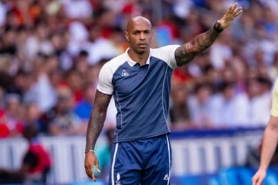 Thierry Henry on the sidelines at Parc des Princes.