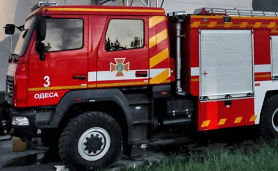 «Страна» сообщила о поджоге машины сотрудника военкомата в Одессе