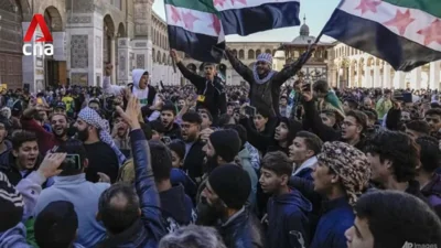 Thousands of Syrians celebrate during first Friday prayers since Assad's ouster