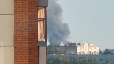 В РФ заявили о массовой атаке дронов: сообщают о многочисленных взрывах и пожарах