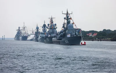 На параді ВМФ РФ приховали кораблі, що були знищені чи пошкоджені Україною, - ВВС