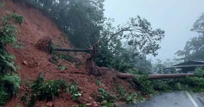 Massive landslides hit Kerala's Wayanad district; Several feared trapped