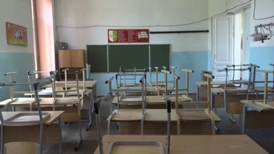 В Ростовской области националисты собрались у школы из-за конфликта учительницы и ученика