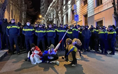 У Тбілісі опозиція встановила намети перед грузинським парламентом