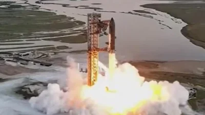 SpaceX смогла посадить носитель «самой мощной в истории» ракеты