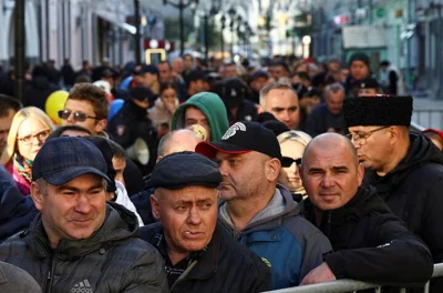 Очередь из желающих проголосовать у посольства Молдовы в Москве. 20 июня 2024 года, Россия. Фото: Reuters