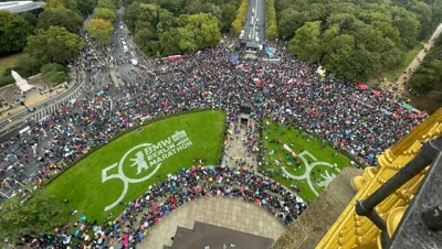 В Берлине прошла демонстрация против военной помощи от ФРГ Украине и Израилю