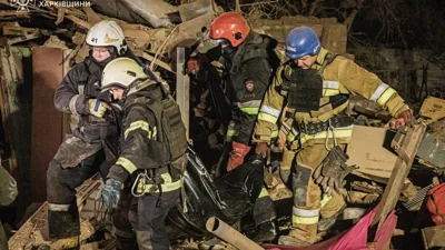 Рятувальники дістали з-під завалів у Харкові тіло загиблої людини