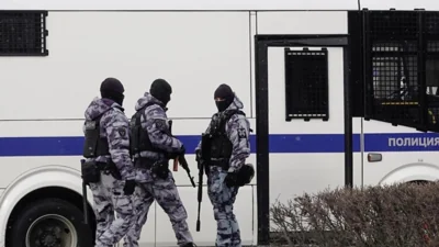 В Екатеринбурге сотрудники силовых структур сорвали рок-концерт