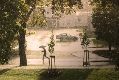 Побьет градом и зальет дождями: Укргидрометцентр предупреждает о непогоде