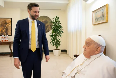 JD Vance pays tribute to Pope Francis and recalls meeting with pontiff hours before death