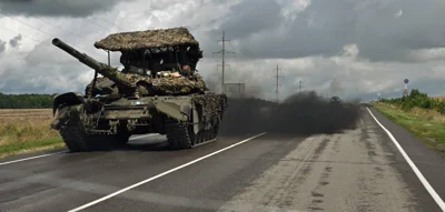 COUNTERATTACK A Russian T-72 battle tank rolls outside the town of Sudzha in Kursk on Aug. 8, 2024. AFP Photo