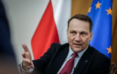 Позиція Угорщини дратує всіх інших у ЄС, - Сікорський