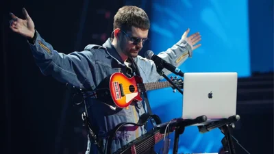 Суд в Петербурге признал запрещенным трек Noize MC* "Кооператив Лебединое озеро"