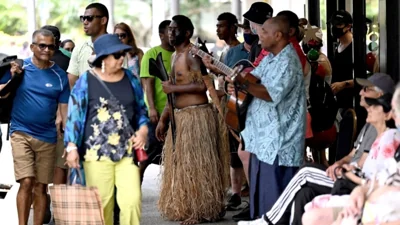 Fiji says 7 foreigners hospitalized after drinking cocktails