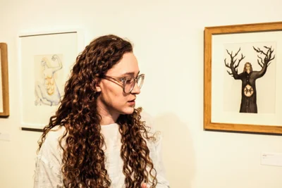 Уральскую художницу Алису Горшенину арестовали на 10 суток за демонстрацию экстремистской символики