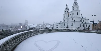 В среду Минск засыпало снегом