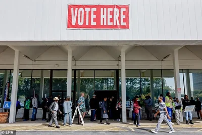 More than 250,000 voters cast ballots on first day of early voting in Georgia