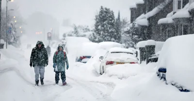 Snow maps show UK buried as far south as London as new 89cm blizzard ...