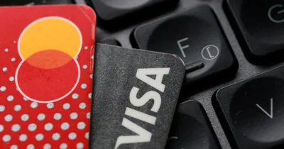 В России могут ограничить работу карт Visa и Mastercard из-за истекших сертификатов безопасности
