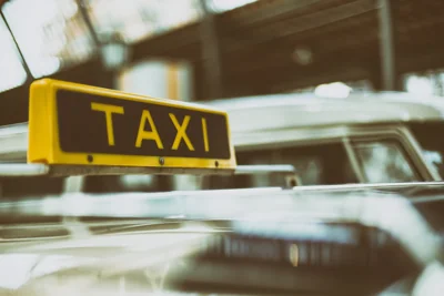 КГК уличил в неуплате налогов очередных таксистов