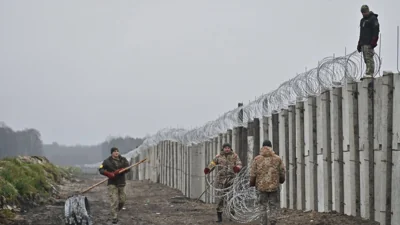 Беларусь объявила о переброске «дополнительной» военной техники к границе с Украиной