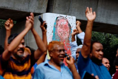 Military in control of Bangladesh after prime minister ousted
