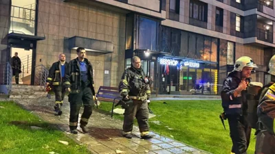 Беспилотник попал в жилой дом в Красногорске, есть пострадавшие